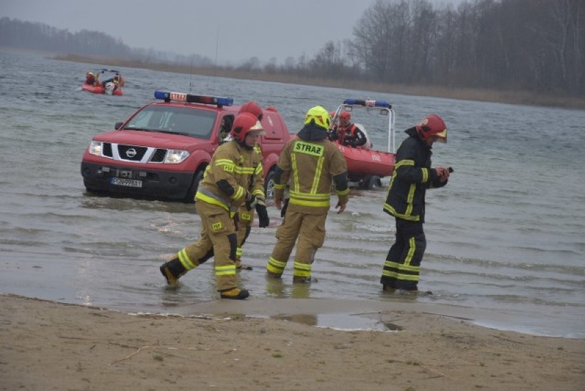 Skorzęcin: Nurek wyciągnięty z jeziora Niedzięgiel nie żyje - informację potwierdził oficer prasowy KPP Gniezno