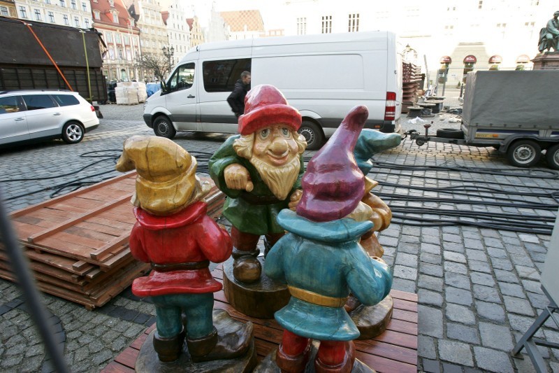 Wrocław: Rynek coraz bardziej świąteczny (ZDJĘCIA)