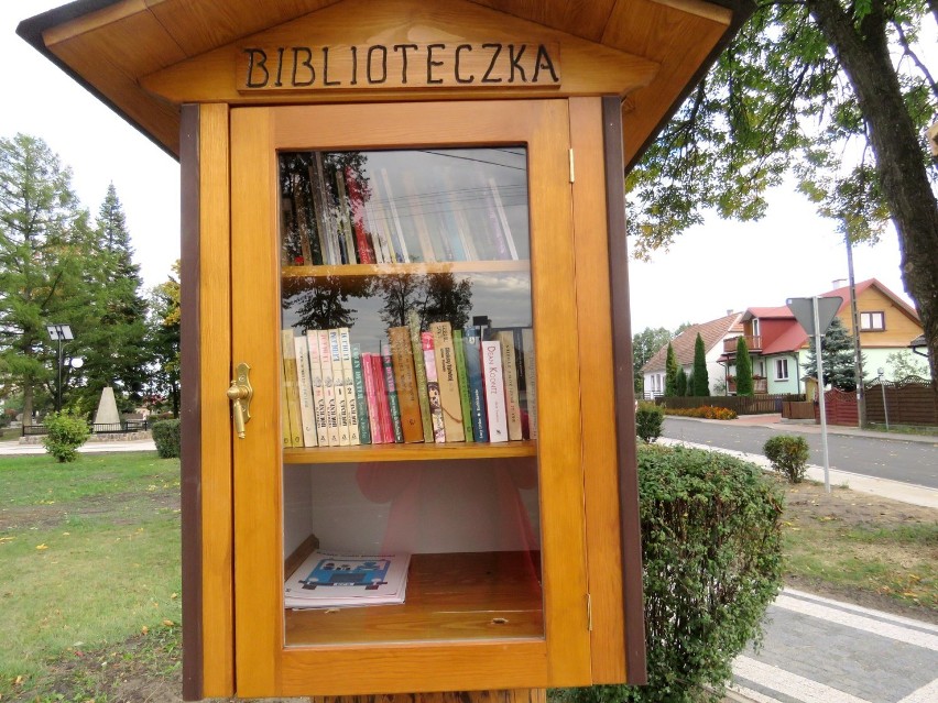 W Sztabinie powstała pierwsza w regionie biblioteczka pod chmurką [ZDJECIA]