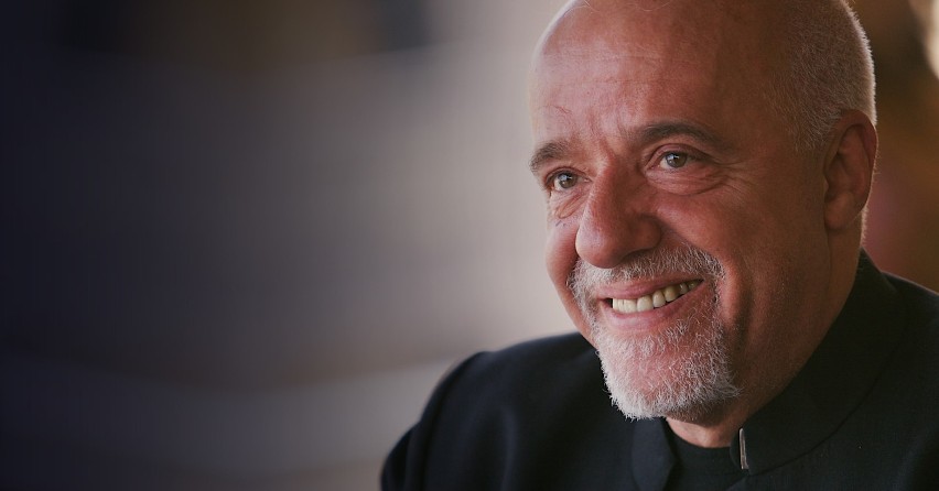 Żelazko jest gorące, gdy się nagrzeje. Internet śmieje się z mądrości Paulo Coelho. Które MEMY najlepsze?