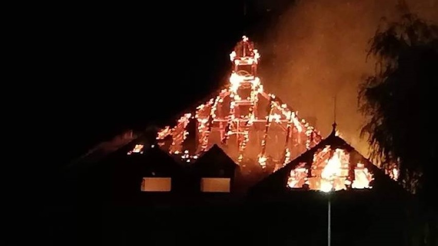 Pożar wilii dawnych właścicieli fabryki kleju w Nowej Soli