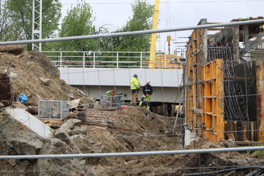 Remont wiaduktu nad ul. Batorego w Rzeszowie. PKP odda w lipcu inwestycję w ręce miasta [ZDJĘCIA]