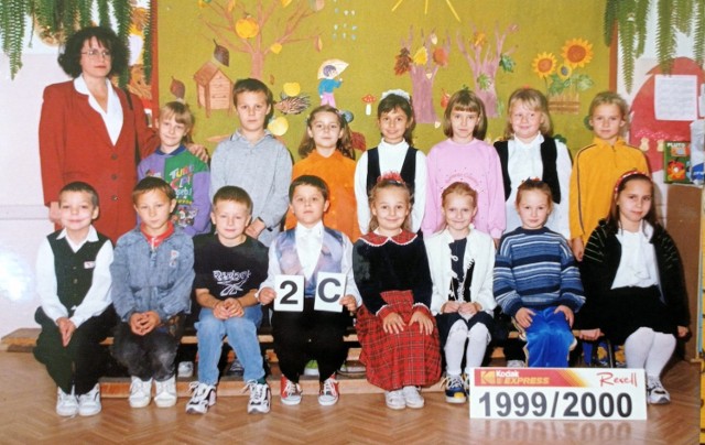 Zobacz też: Archiwalne zdjęcia z kronik Szkoły Podstawowej nr 2 w Głogowie