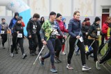 Marsz Nordic Walking w Chrzanowie. Aktywnie spędzili niedzielę i zebrali pieniądze dla WOŚP. Zobacz zdjęcia i wideo 