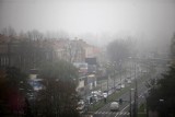Smog w Krakowie to wina braku wiatru i zniczy na cmentarzach?