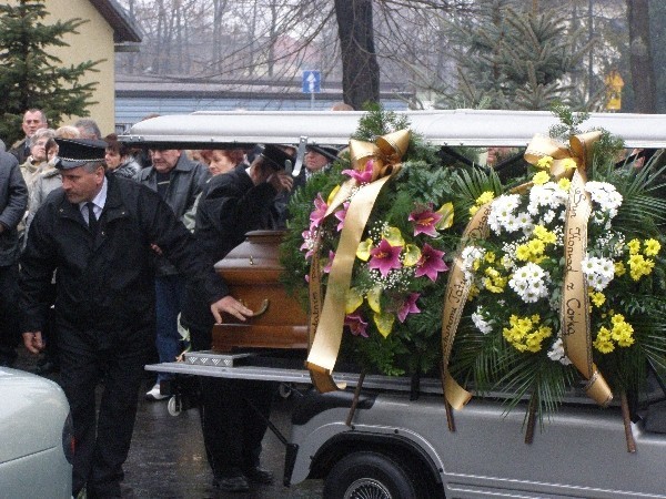 Setki Sądeczan na pogrzebie zamordowanego taksówkarza [ZDĘCIA]