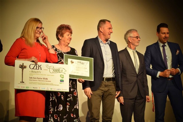 Sołectwo Kurów Wielki odebrało nagrodę za „Centrum Piknikowe w Wiosce Sympatyków Rowerowych"