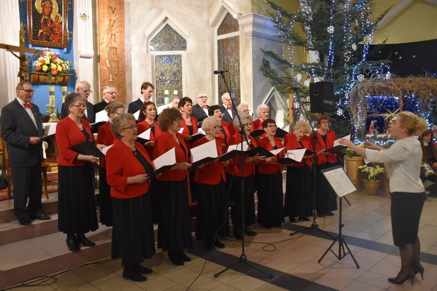 Pleszew stał się polskim Betlejem. Wyjątkowy koncert kolęd Koła Śpiewackiego "Lutnia"