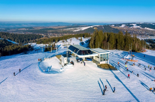 Chcesz jechać na narty, a jednocześnie uniknąć tłumów? Oto najciekawsze propozycje kierunków, do których warto wybrać się tej zimy.