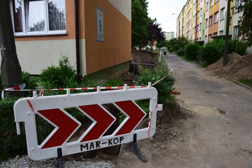Rozkopane osiedle Wyszyńskiego w Wieluniu. Modernizują sieć cieplną FOTO
