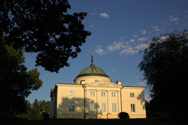 Pałac w Lubostroniu niegdyś należał do rodziny Skórzewskich. Teraz ich potomek stara się o zwrot tej pięknej i zabytkowej nieruchomości.