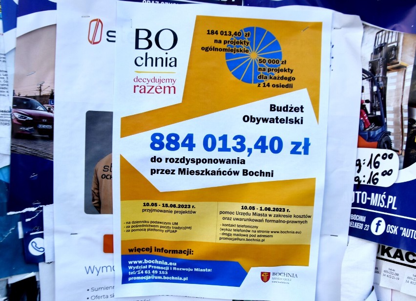Na terenie Bochni rozklejono afisze promujące Budżet...