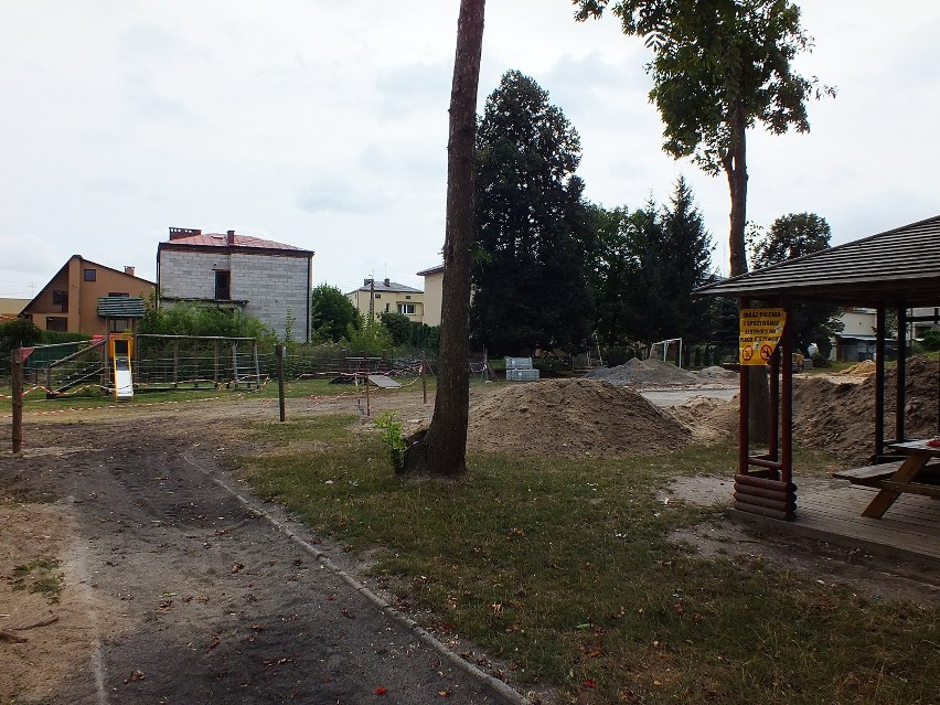 Nowe boisko sportowe w Kraśniku ma powstać do końca września...