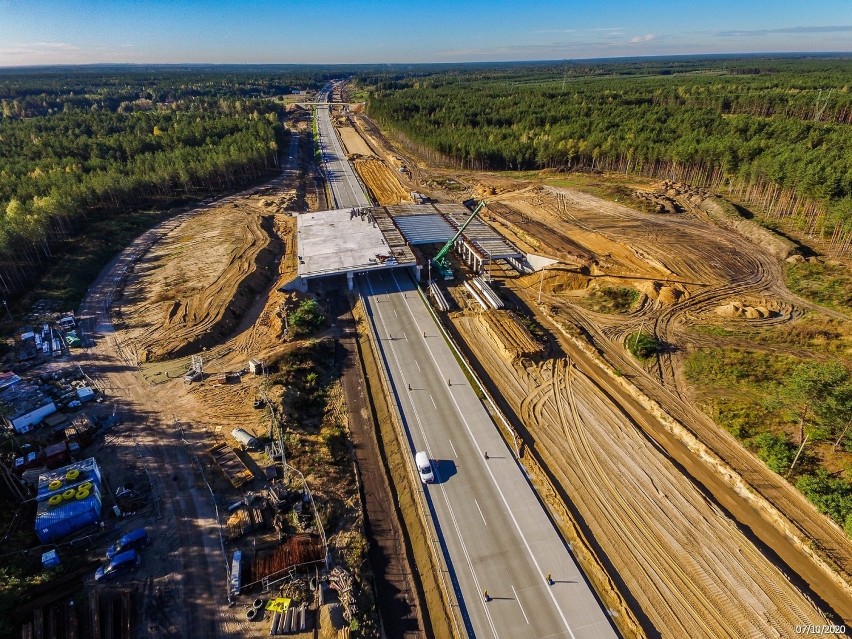 Oto najnowsze zdjęcia z budowy autostrady A1 na odcinkach D...