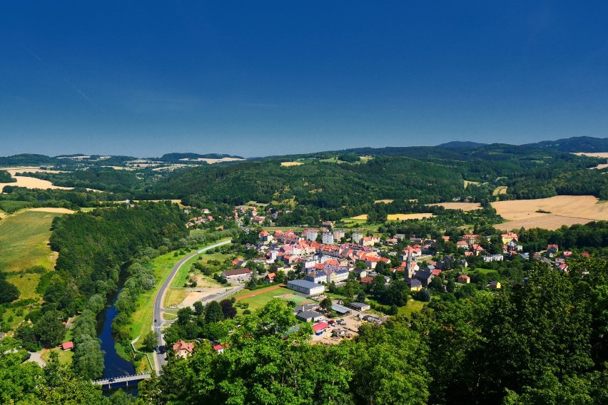 Wysokość: 384 m n.p.m.
Teren: Pogórze Izerskie
Typ: baszta...