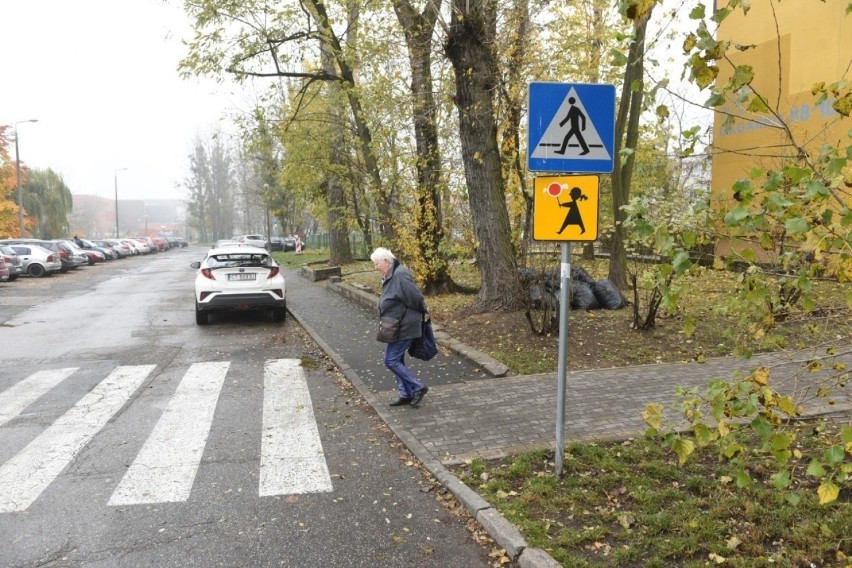 Toruń. Uwaga, dzieci z SP 11 w niebezpieczeństwie! Rodzice i nauczyciele apelują o pomoc