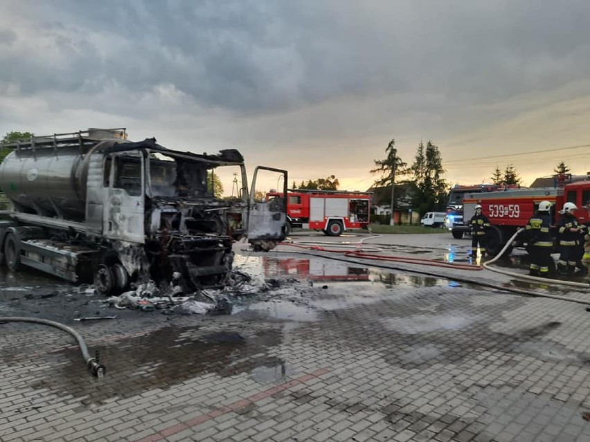 Ciężarówka przewożąca krew spłonęła w Laskowicach...