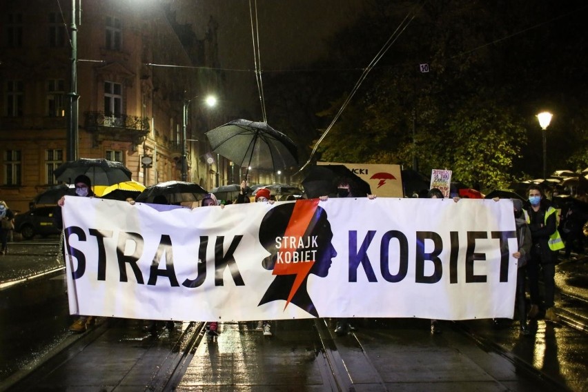 Kraków. Dwa tygodnie Strajku Kobiet. Najmocniejsze momenty protestu na zdjęciach [GALERIA] 