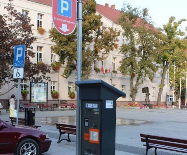 Czytelnicy zwrócili nam uwagę na problemy z uiszczeniem opłat w automatach parkingowych