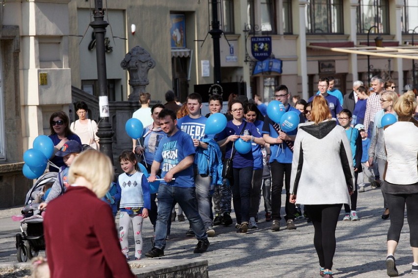 Światowy Dzień Świadomości Autyzmu w Legnicy [ZDJĘCIA]