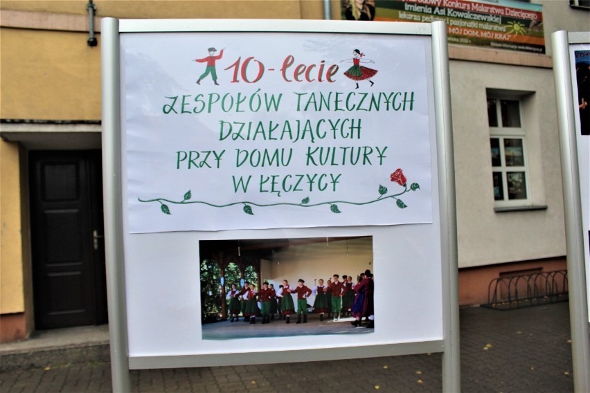 10-lecie zespołów tanecznych. Wyjątkowa wystawa przed Domem Kultury w Łęczycy (ZDJĘCIA)