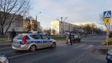 Wypadek na Dąbrowskiego. Potrącenie pieszej na pasach [ZDJĘCIA]