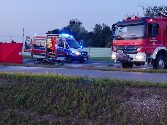 Śmiertelny wypadek na Wschodniej Obwodnicy Wrocławia. Motocykl stanął w ogniu [ZDJĘCIA]