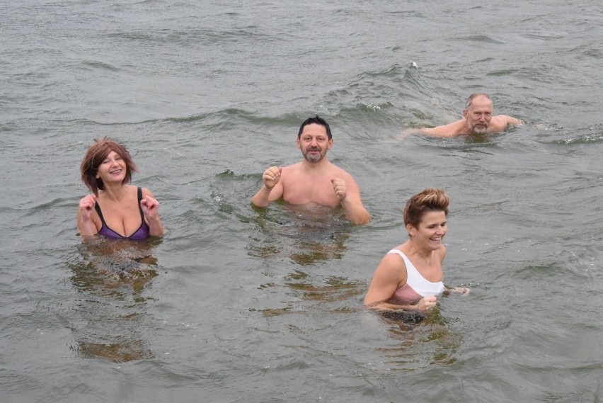 Niedzielne Morsowanie w jeziorze Wilkowskim
 
Zobacz też:...