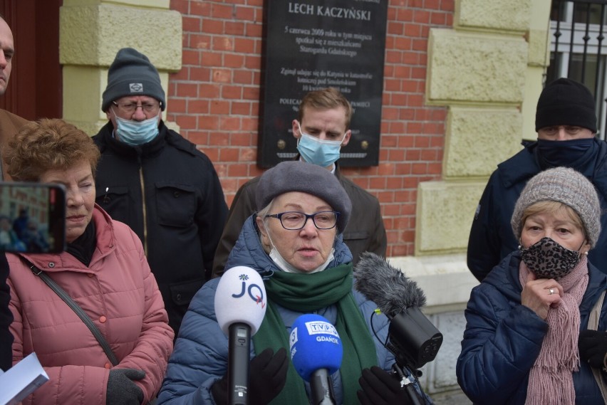 Konferencja prasowa posła Kacpra Płażyńskiego dot. sytuacji śmieciowej w Starogardzie Gdańskim!