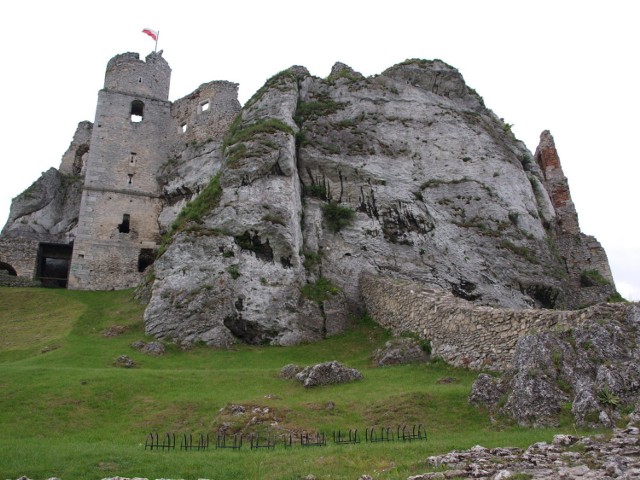 Ruiny średniowiecznego Zamku Ogrodzieniec.