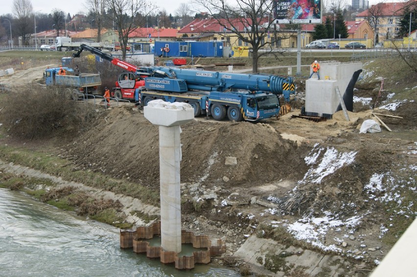 Budowa kładki rowerowej przy moście Lwowskim
