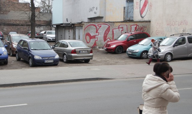 Na podstawie ustawy o stosunku państwa do gmin wyznaniowych żydowskich nasze mias-to przekazało, między innymi, nieruchomość zabudowaną przy ulicy Królewieckiej 5