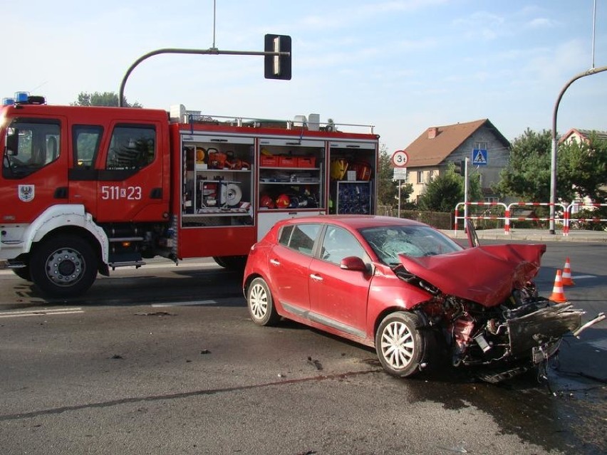 Wypadek w Oświęcimiu z udziałem wozu strażackiego.