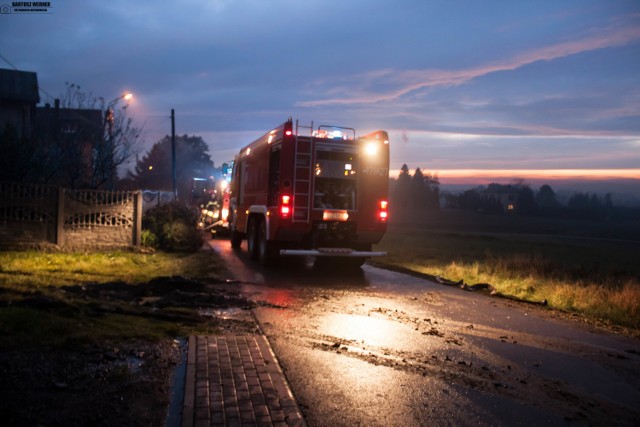 Pożar w Jastrzębiu: 86-latek z poparzoną twarzą