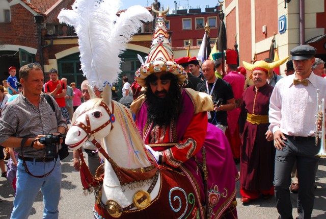 Pochód lajkonika 2015 za nami - kuksańce rozdane, haracz przyjęty - Kraków i mieszkańców czeka kolejny szczęśliwy rok