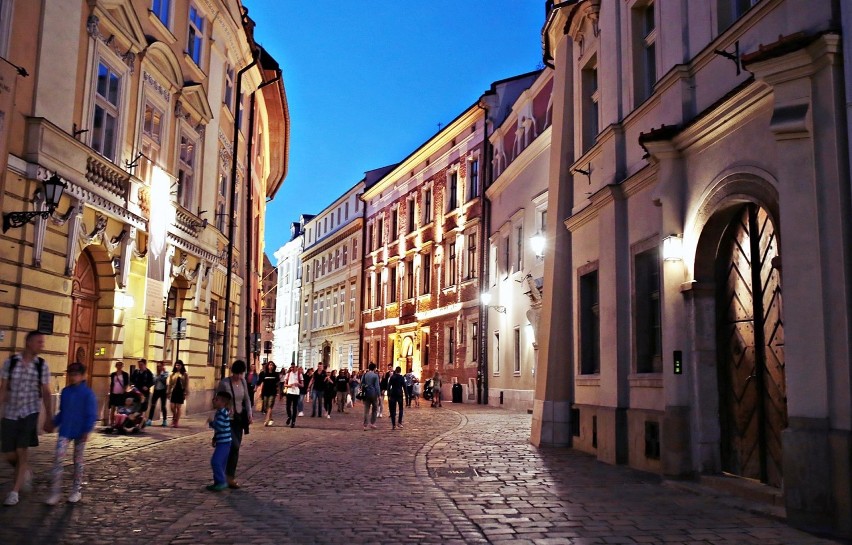 Spacer krakowskimi uliczkami wieczorową porą. Magia! [ZDJĘCIA]