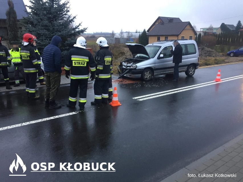 Trzy samochody zderzyły się w niedzielę w Kłobucku ZDJĘCIA 