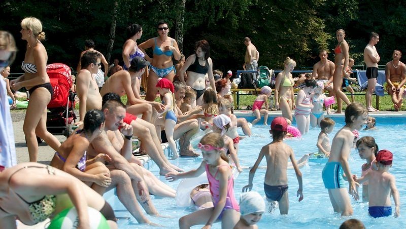 Tłumy na basenie w Siemianowicach Śląskich [ZDJĘCIA]