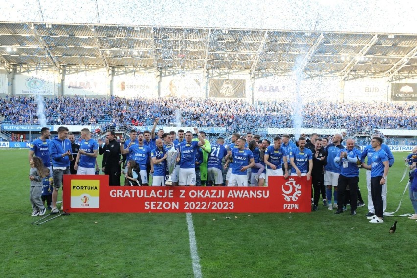 Niebiescy świętowali na stadionie w Gliwicach powrót do...