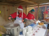 Złotów: Gwiazdkowy Rynek 2012. Fundacja &quot;Złotowianka&quot; już po raz piąty zbierała pieniądze [GALERIA]