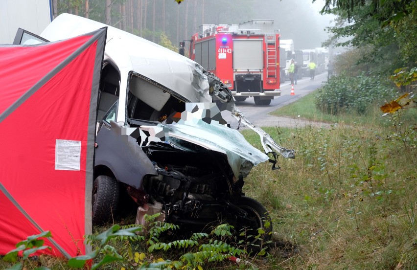 Maseczki i strajki kobiet - to symbole końca 2020 roku w...