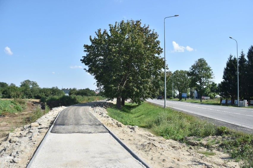 Malbork-Cisy. Przebudowa drogi krajowej nr 22. Powstaje ścieżka rowerowa, a kierowcy jeżdżą już po częściowo nowej jezdni