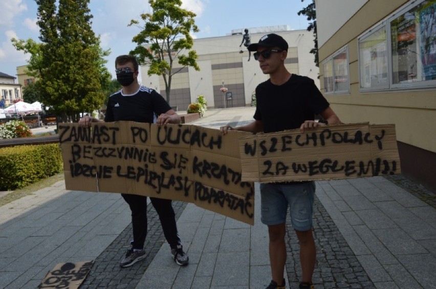 Przeciwnicy i zwolennicy energetyki opartej na węglu manifestowali swoje poglądy w Bełchatowie
