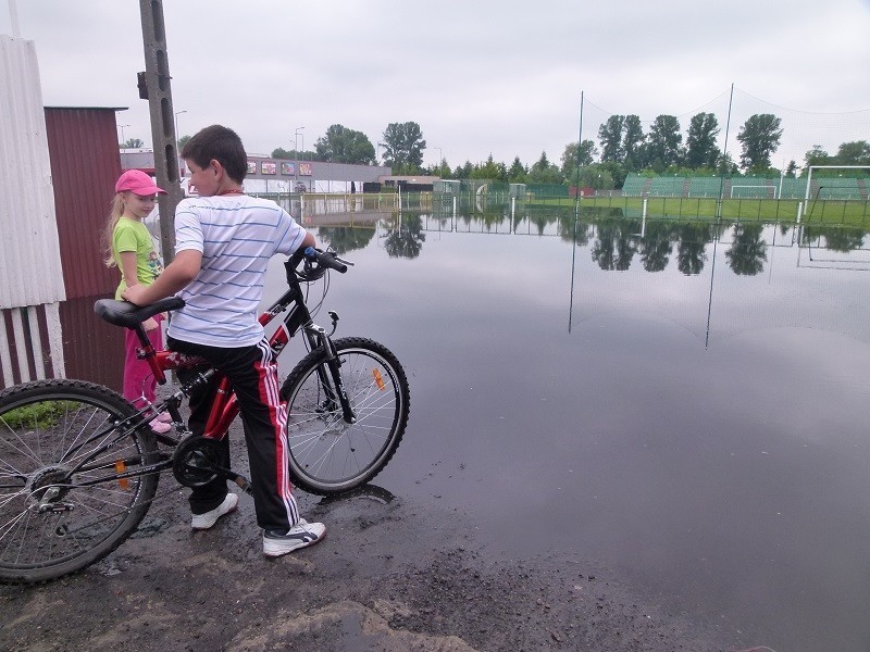 Alarm przeciwpowodziowy w Łowiczu (FOTO)