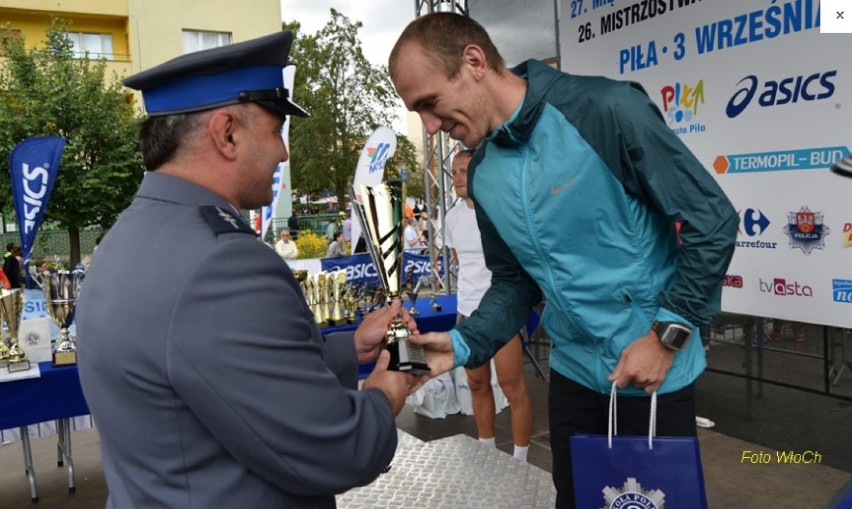 Złotowscy policjanci na podium "Otwartego międzynarodowego pucharu policji w półmaratonie"