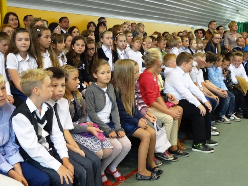 SP nr 4 w Jarocinie: Uczniowie zainaugurowali rok szkolny