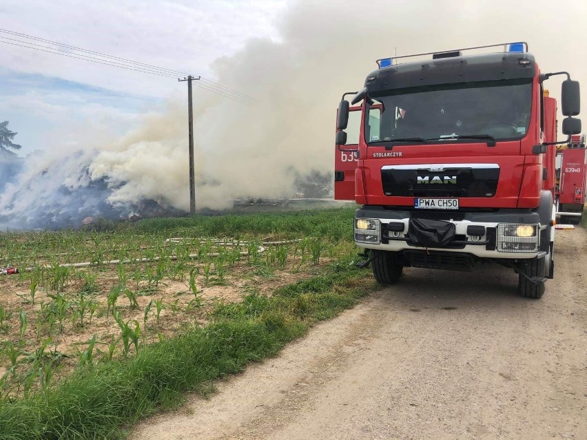 Pięć zastępów straży pożarnej interweniowało przy pożarze w Olesznie 