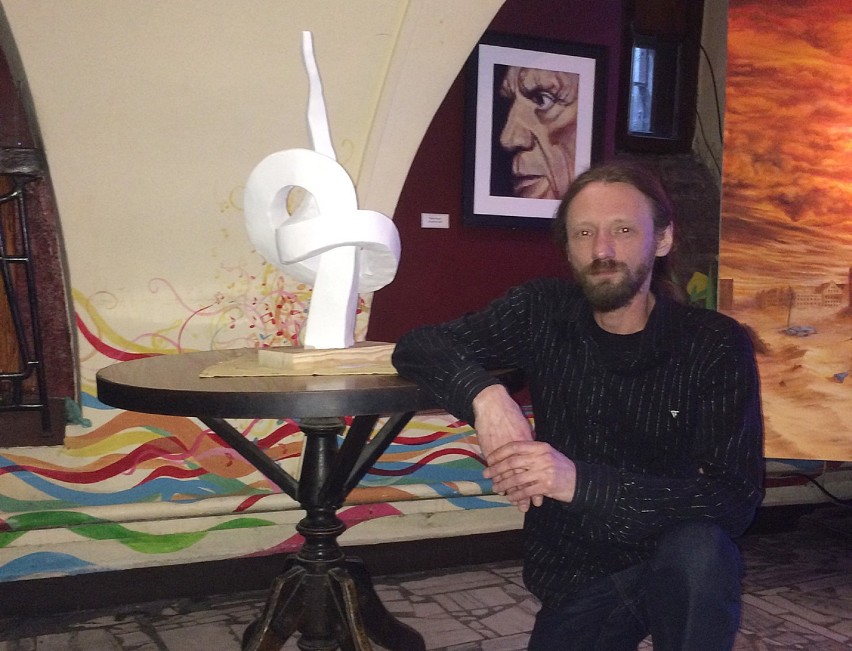 Prace Cypriana Rysza w Piwnicy Art Cafe