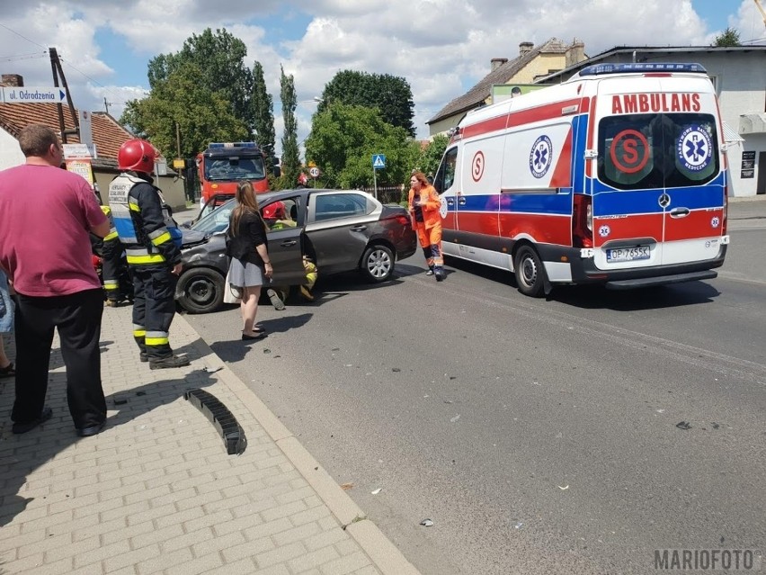 Wypadek na skrzyżowaniu ul. Prószkowskiej i Odrodzenia w...