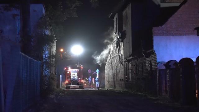 W nocy wybuchł pożar w dawnych zakładach mięsnych w Szubinie.
